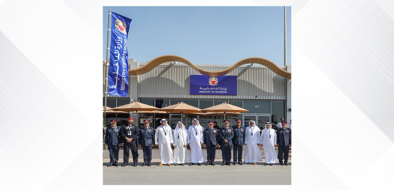 نائب وزير الداخلية يزور معرض البحرين الدولي للطيران<